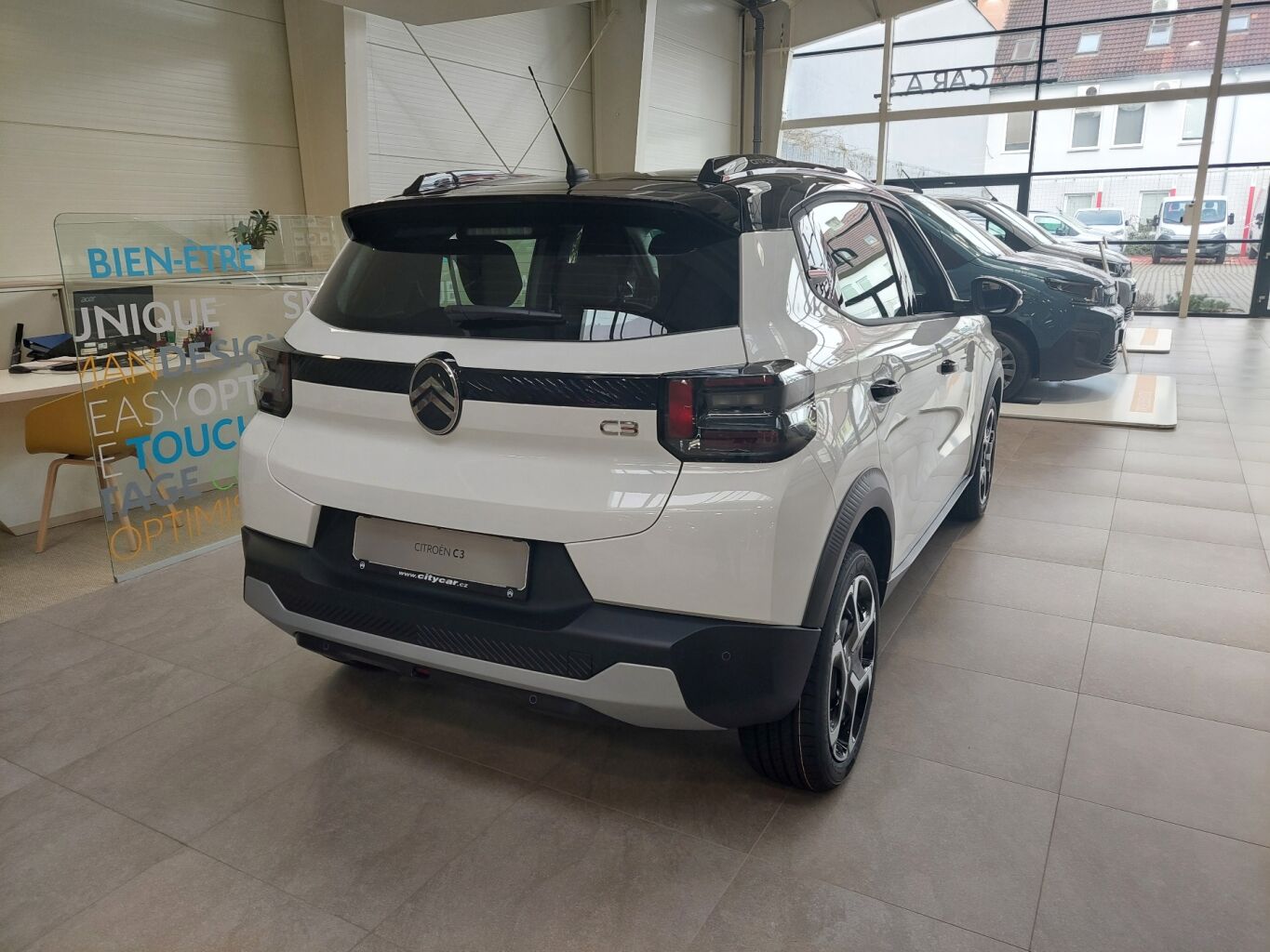 Citroën C3 PLUS TURBO 100 S&S MAN6 – Paket Bi-Color